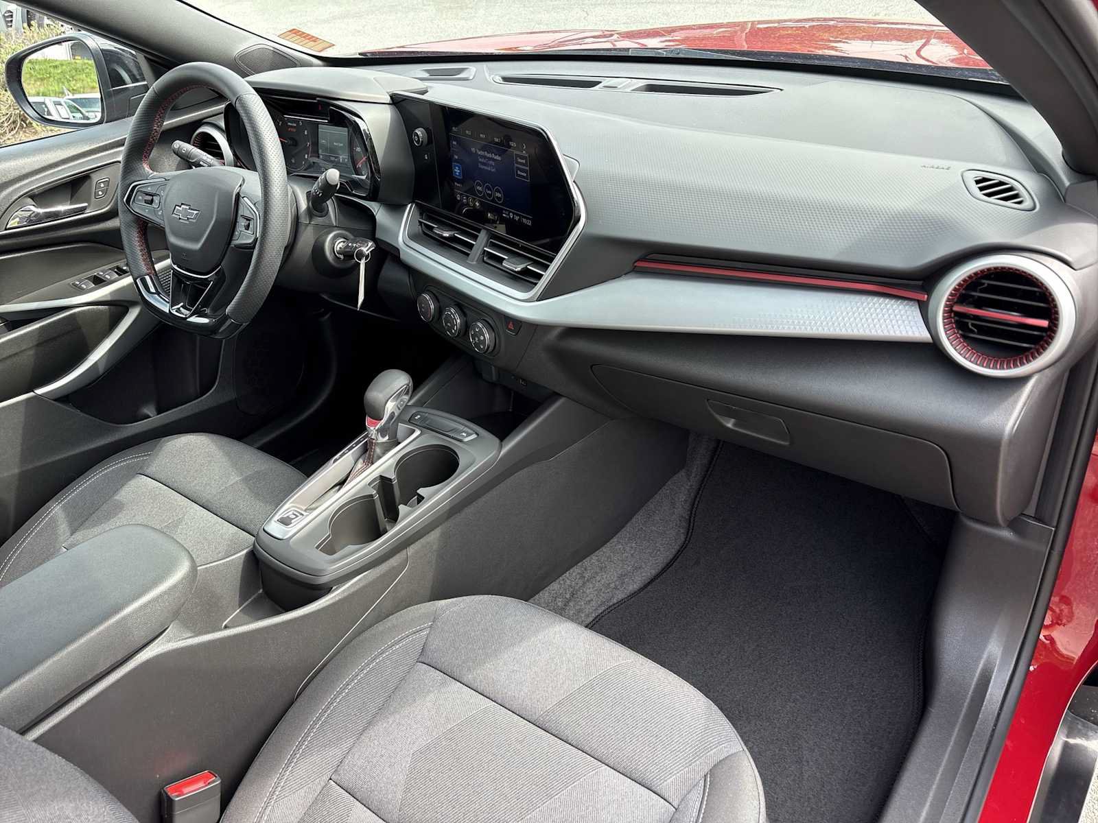Used 2026 Chevrolet Trax RS w/ Driver Confidence Package FWD image 25