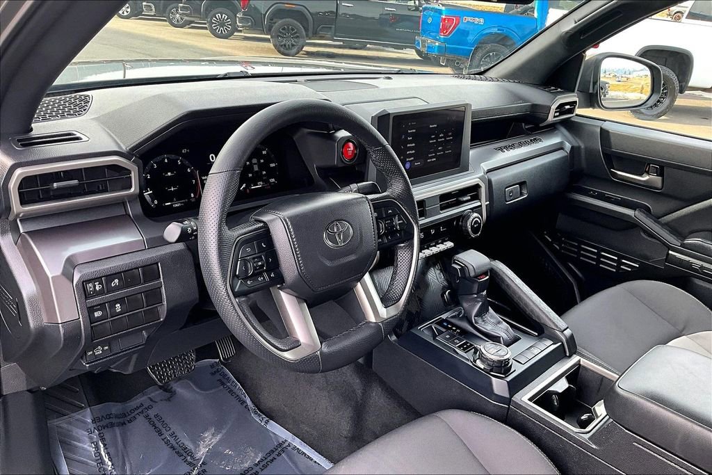 Used 2025 Toyota Tacoma TRD Off-Road image 14