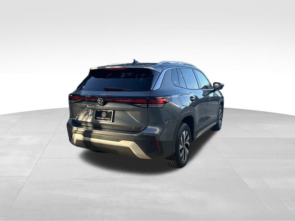 Used 2025 Volkswagen Tiguan S image 5
