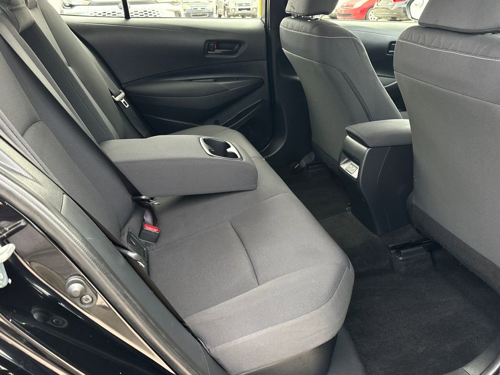 Used 2025 Toyota Corolla LE w/ LE Premium Package image 13