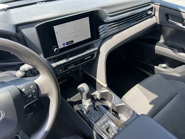 Used 2025 Toyota Camry LE image 32
