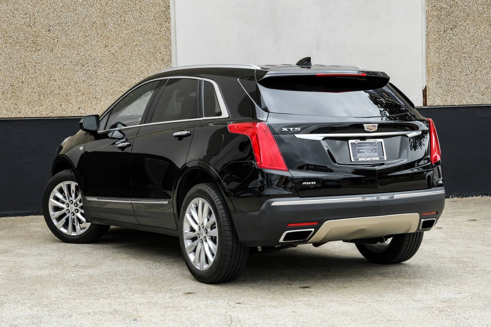 Used 2017 Cadillac XT5 Platinum image 16