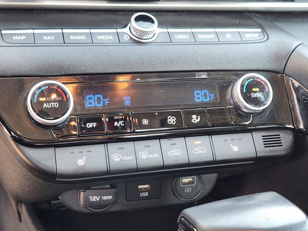 Used 2023 Hyundai Elantra SEL w/ Convenience Package image 9