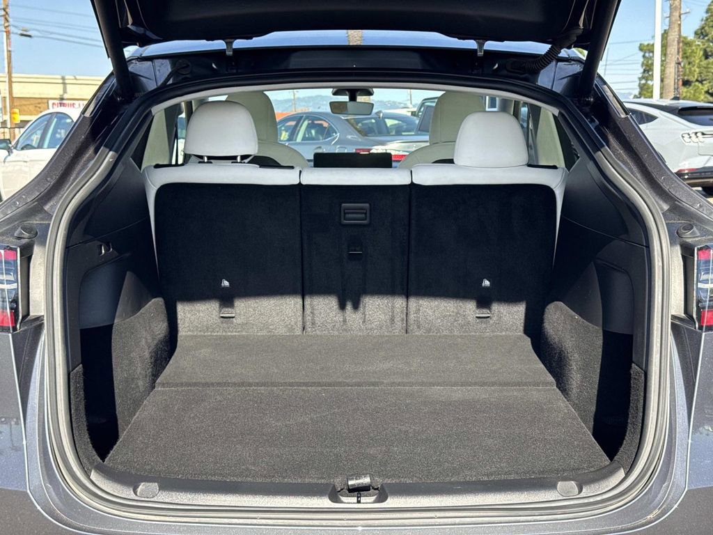 Used 2021 Tesla Model Y Long Range image 25