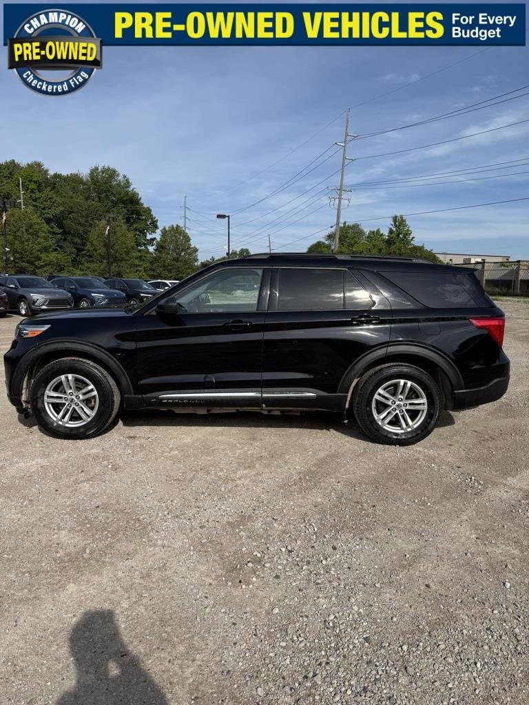 Used 2021 Ford Explorer XLT w/ Equipment Group 202A image 3