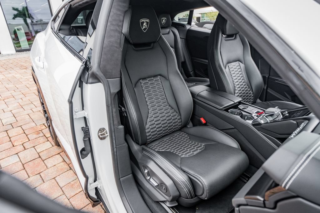 Used 2024 Lamborghini Urus S AWD/4WD image 34