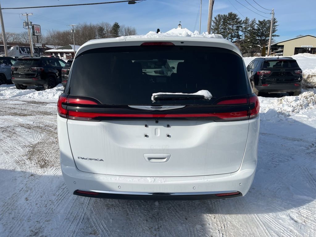 New 2026 Chrysler Pacifica Select FWD image 6
