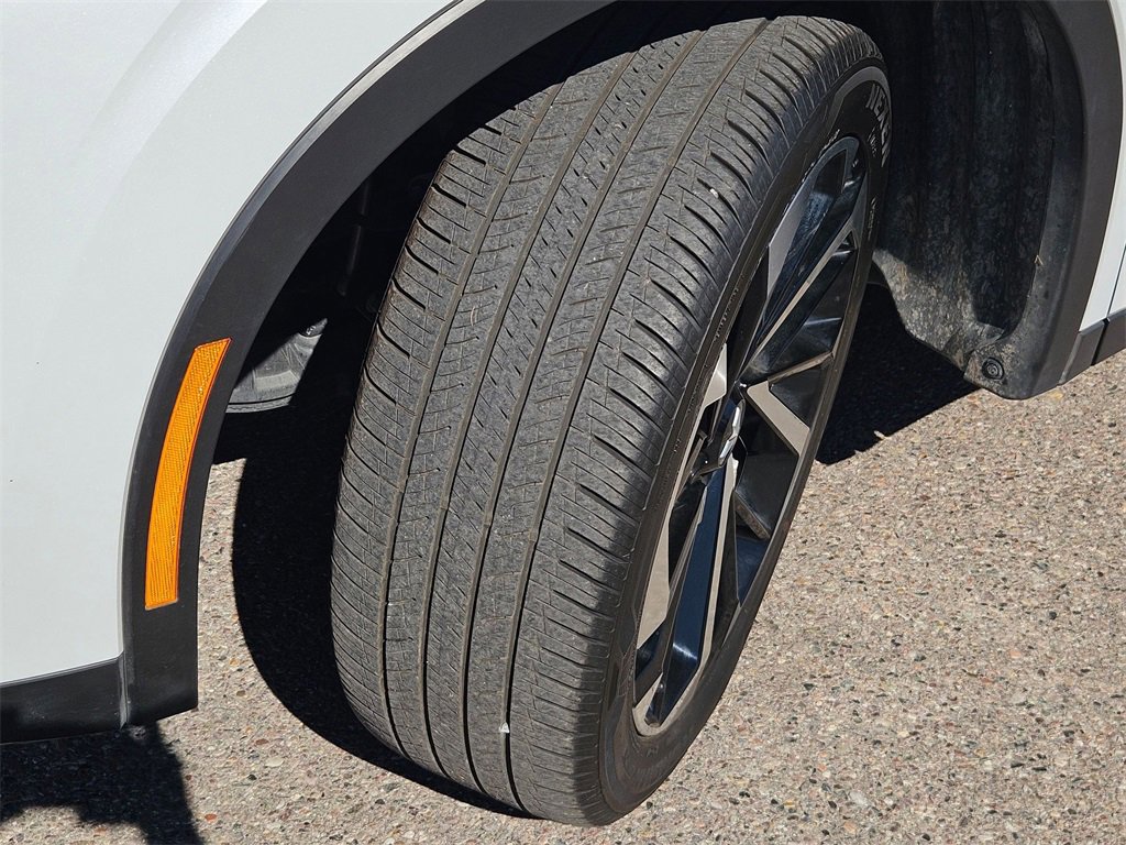 Used 2024 Mitsubishi Outlander SE Black Edition image 11