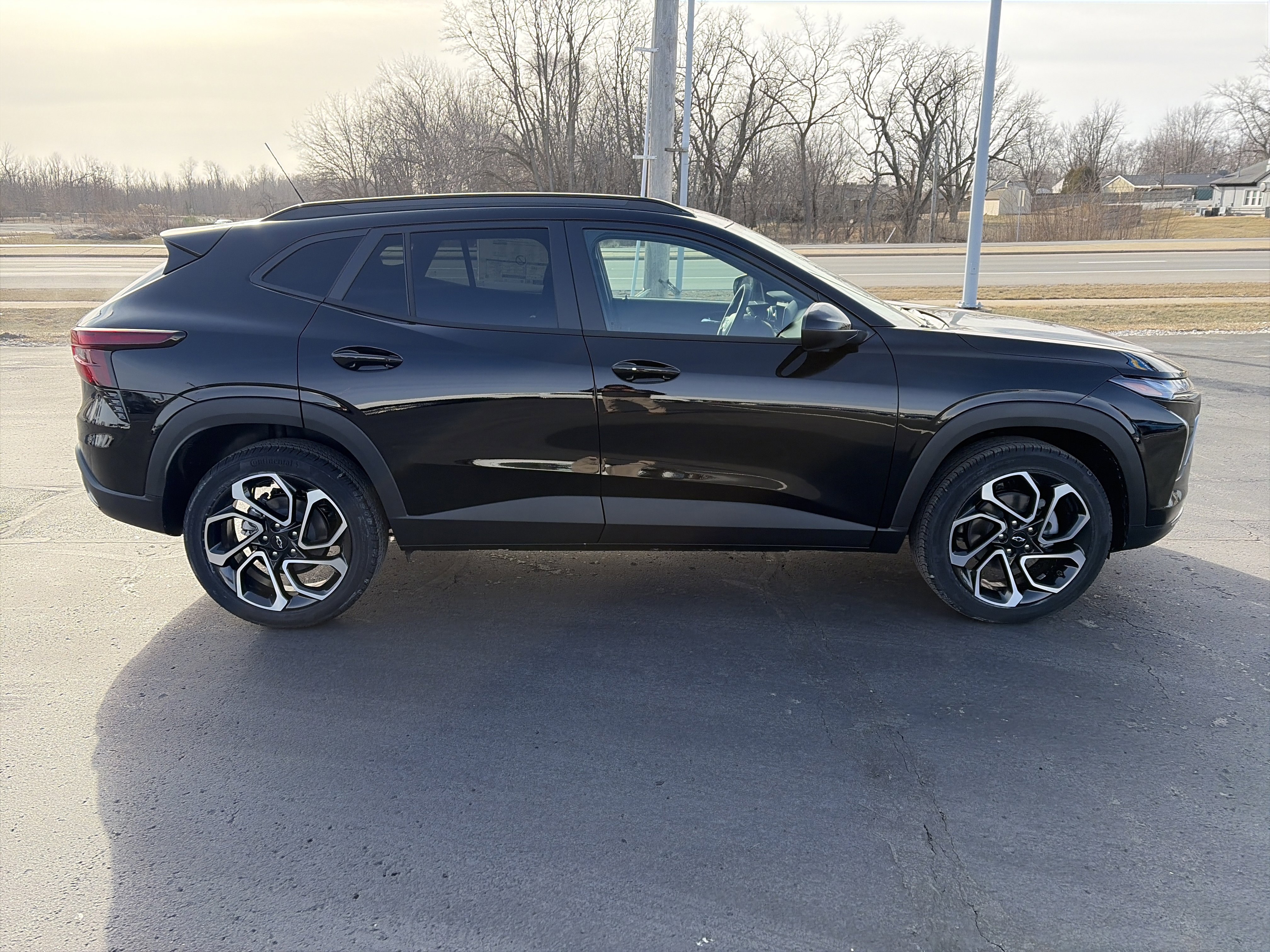 New 2026 Chevrolet Trax RS w/ Driver Confidence Package image 2