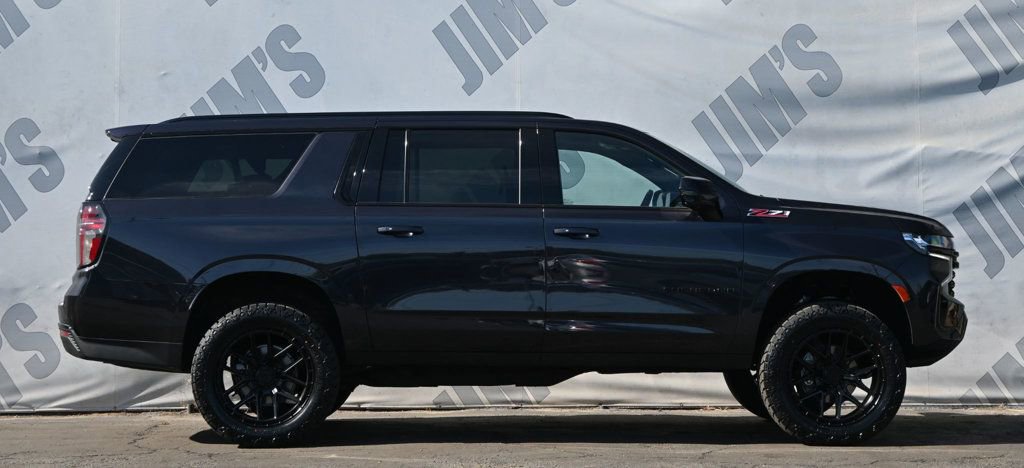 Used 2024 Chevrolet Suburban Z71 w/ Luxury Package image 4