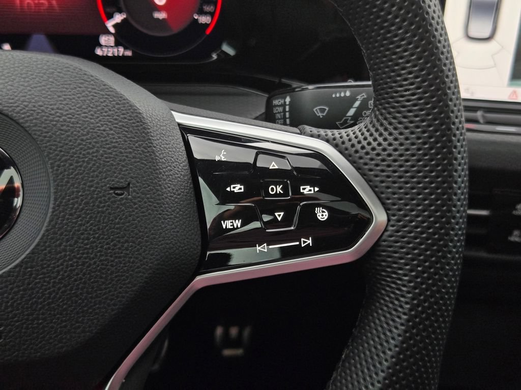 Used 2022 Volkswagen GTI SE FWD image 23