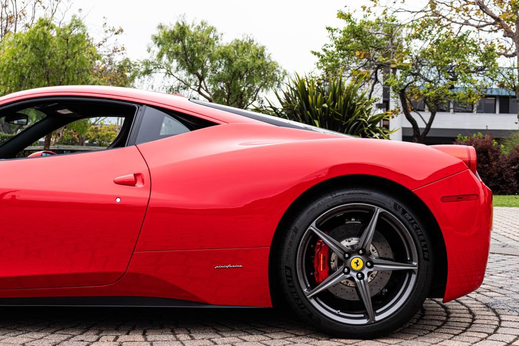 Used 2015 Ferrari 458 Italia Coupe RWD image 26