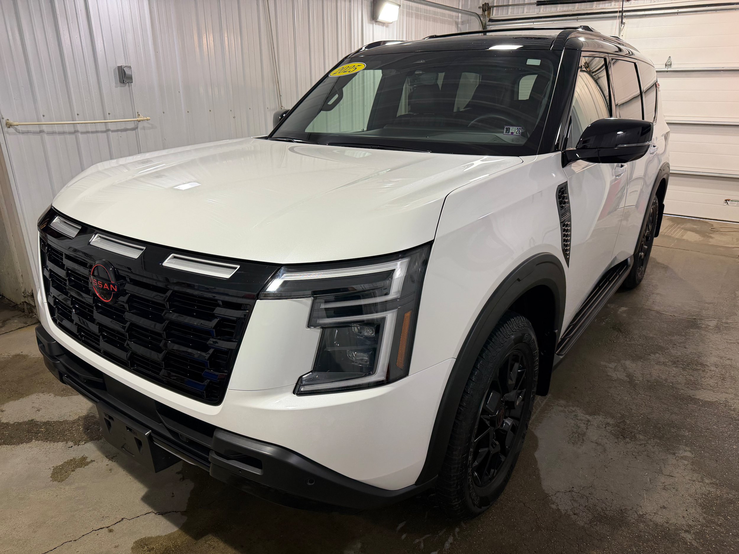Used 2025 Nissan Armada PRO-4X AWD/4WD image 4