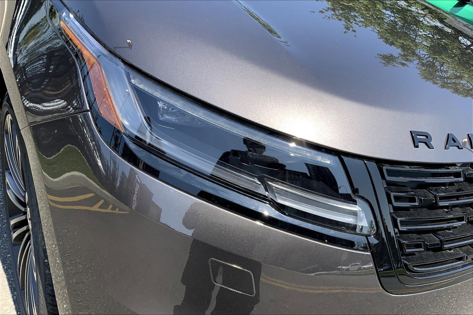 New 2026 Land Rover Range Rover Velar Dynamic SE image 13