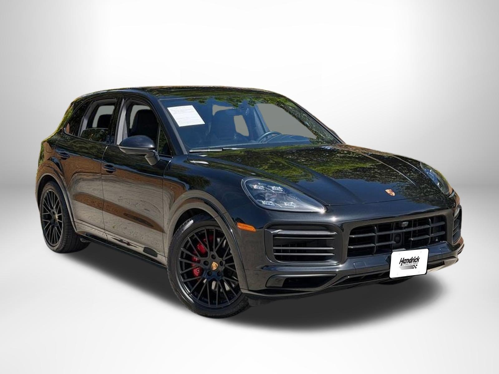Used 2023 Porsche Cayenne GTS w/ Assistance Package AWD/4WD image 2