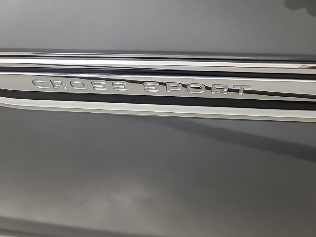 Used 2025 Volkswagen Atlas Cross Sport SE image 12