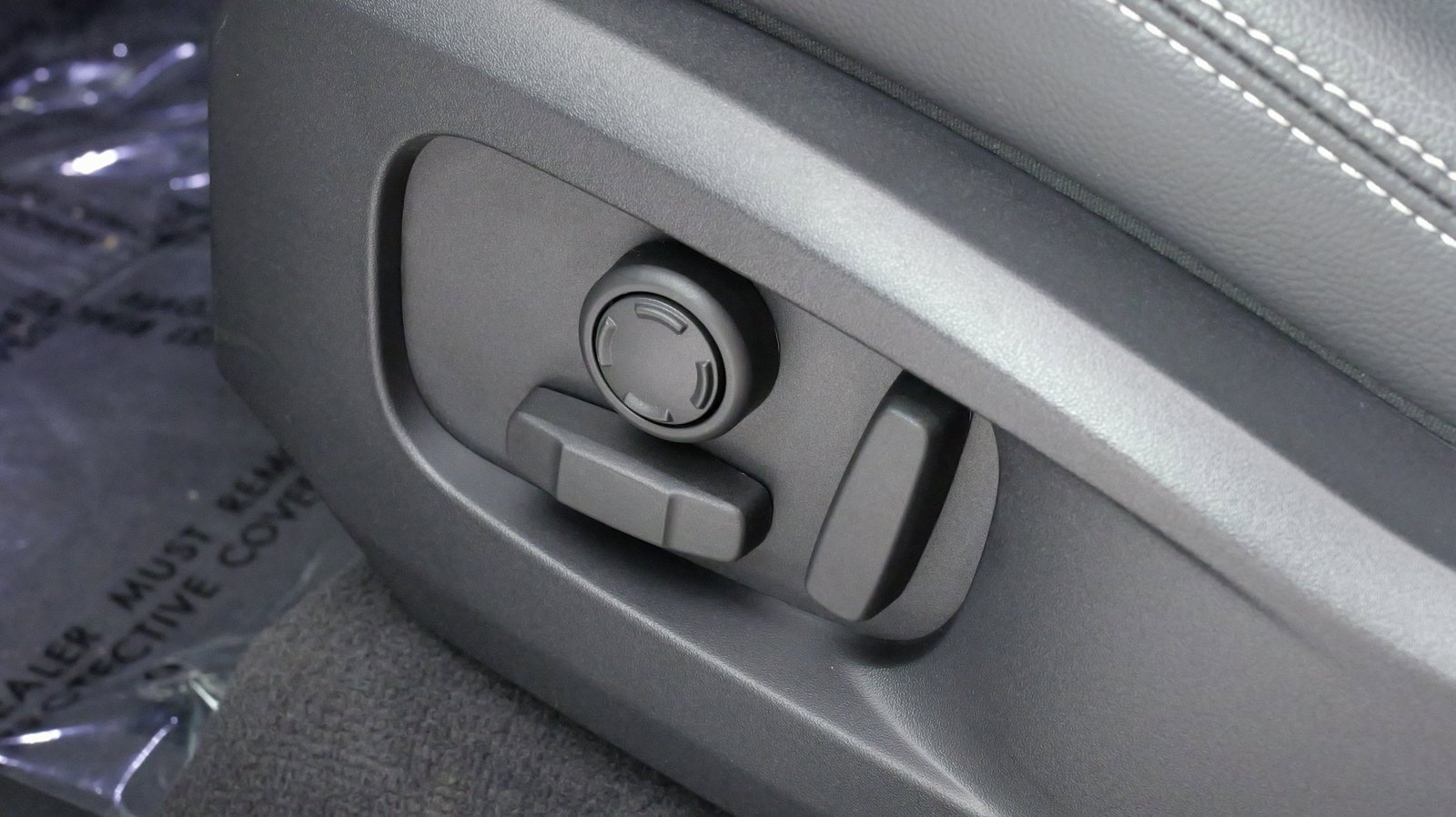 Used 2025 Jaguar F-PACE R-Dynamic S image 50