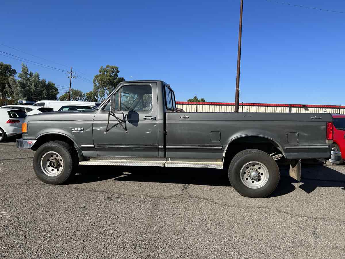 Used 1989 Ford F250 4x4 Regular Cab image 2