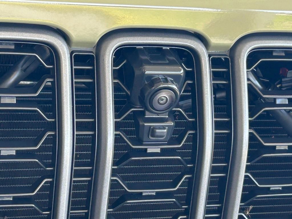 Used 2025 Jeep Gladiator Mojave w/ Safety Group AWD/4WD image 21