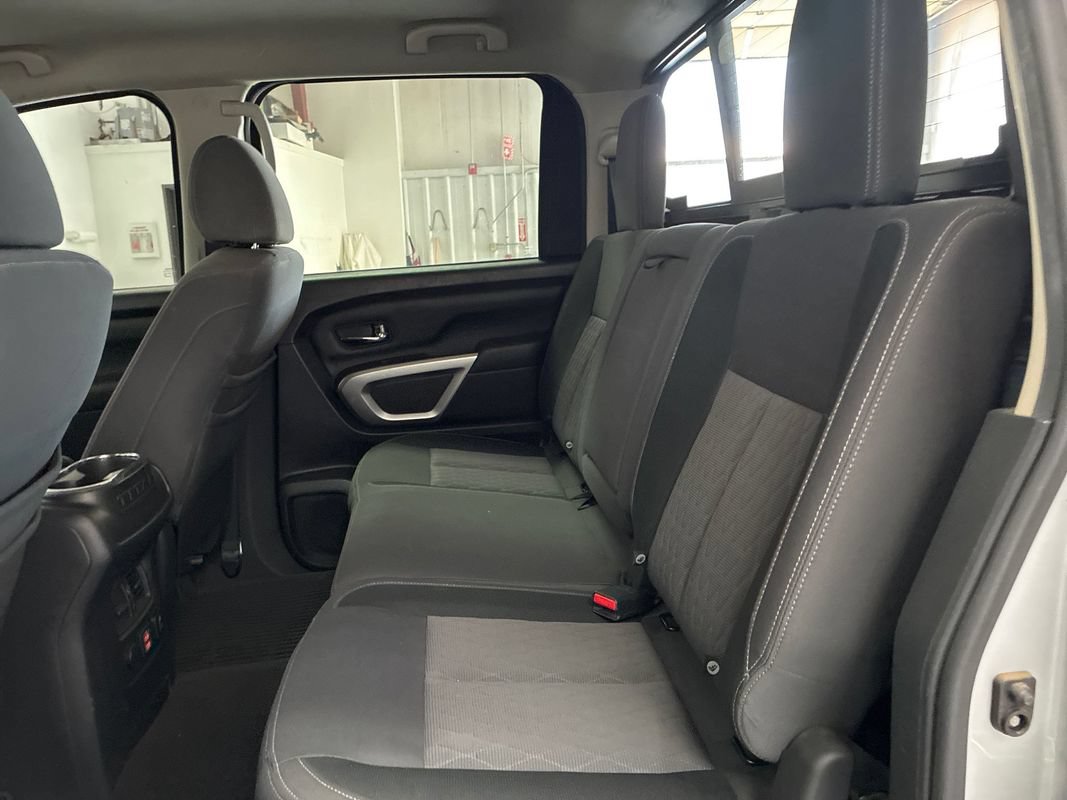 Used 2020 Nissan Titan SV w/ SV Convenience Package AWD/4WD image 17