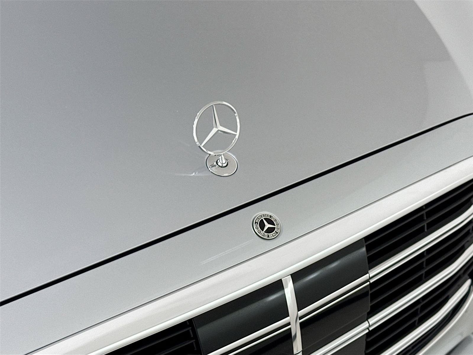 Used 2023 Mercedes-Benz S 500 4MATIC w/ AMG Line image 33