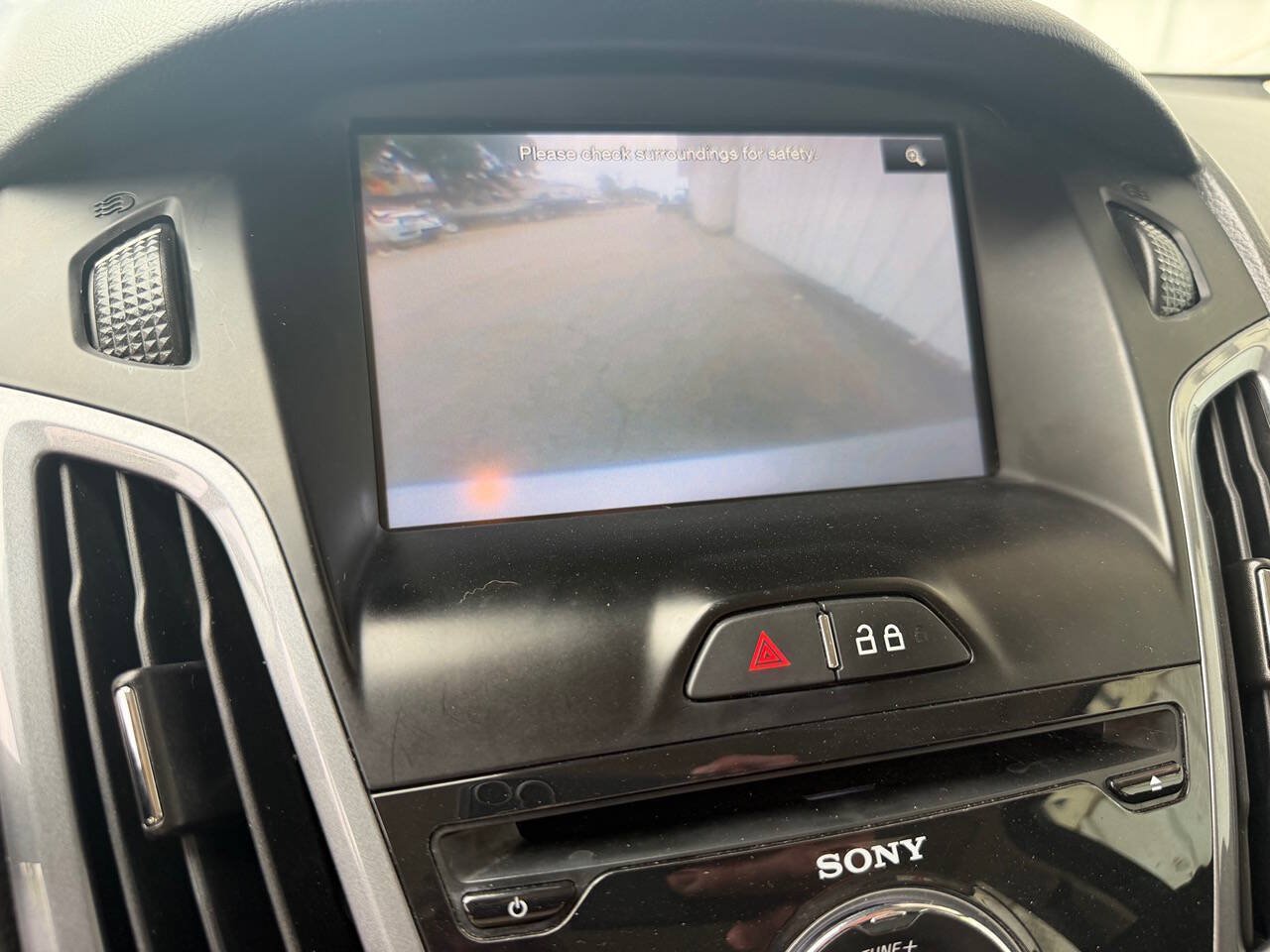 Used 2013 Ford Focus Titanium FWD image 20