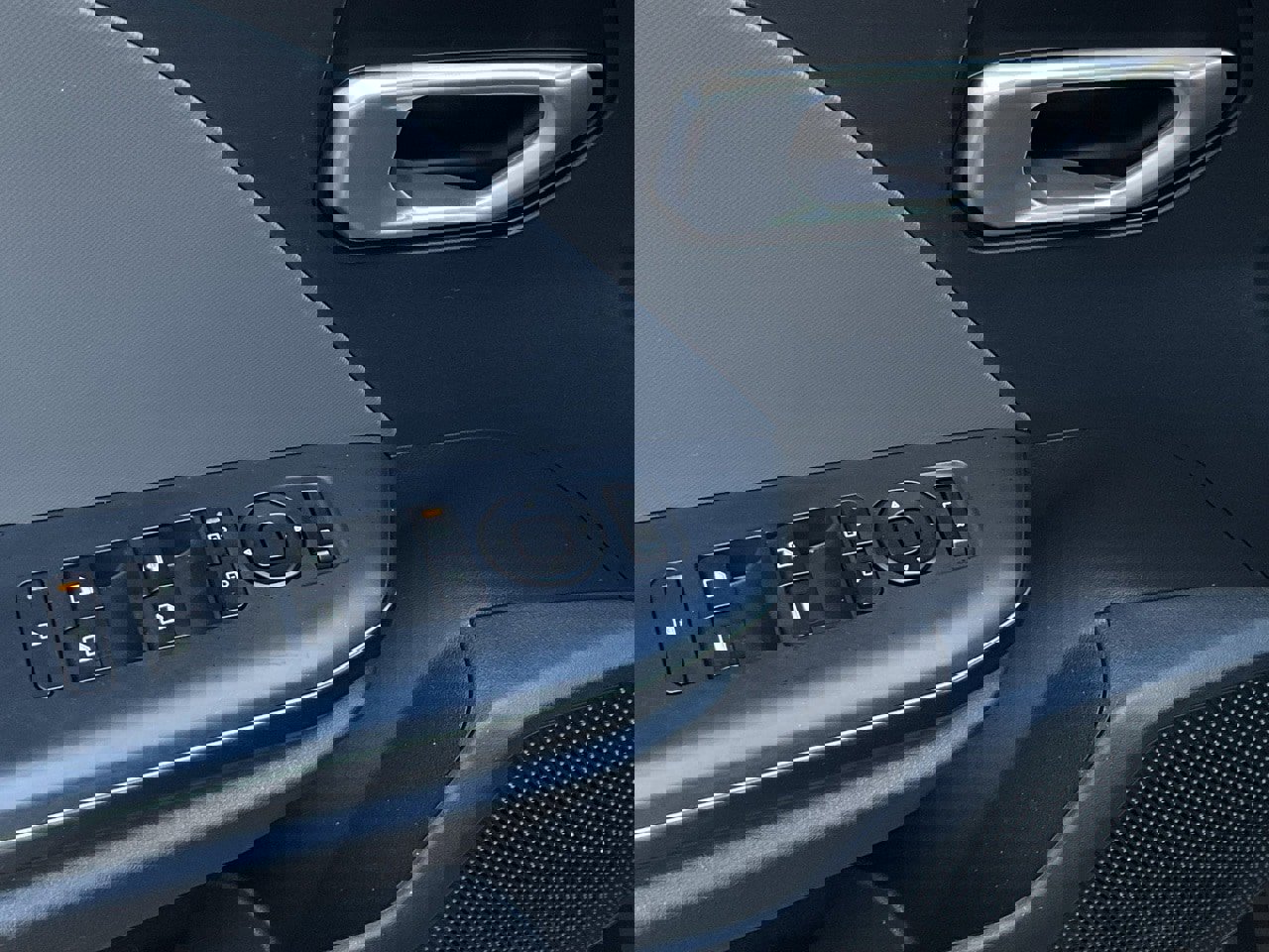 Used 2025 Kia K4 LXS image 12