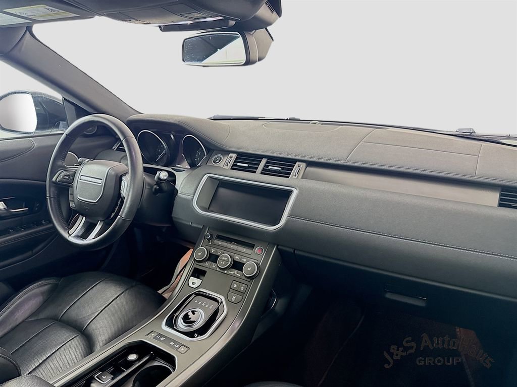 Used 2018 Land Rover Range Rover Evoque SE Dynamic image 30