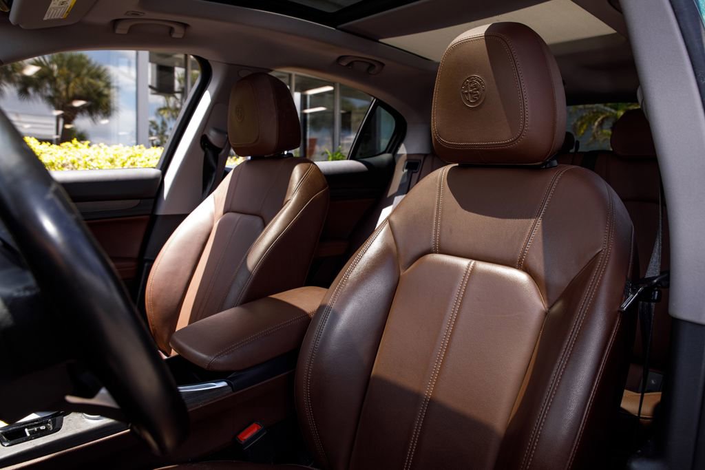 Used 2021 Alfa Romeo Stelvio Ti w/ Nero Edizione AWD/4WD image 11