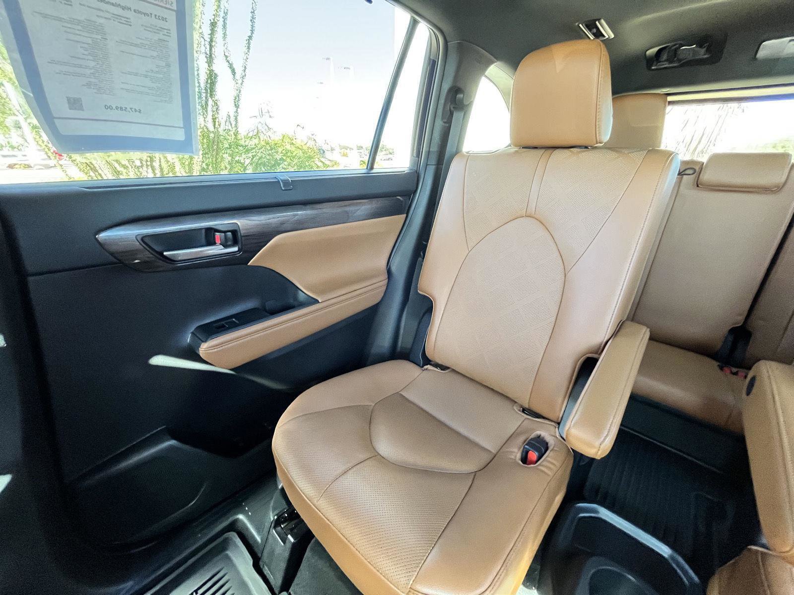 Used 2023 Toyota Highlander Platinum image 41