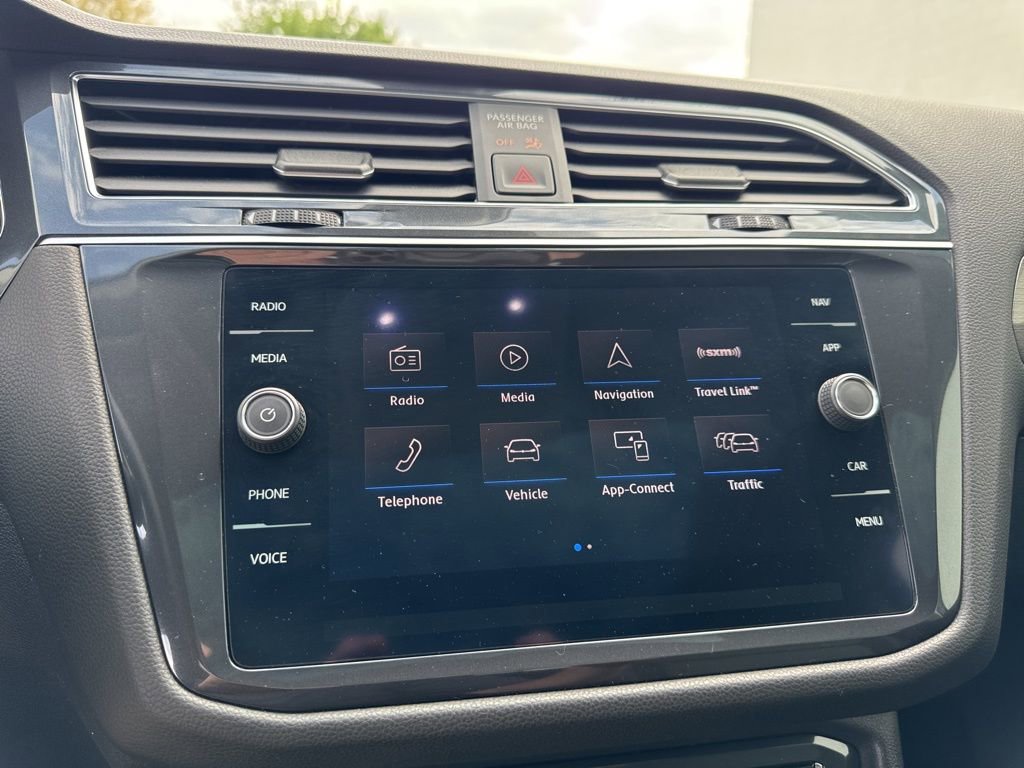 Used 2020 Volkswagen Tiguan SEL image 25