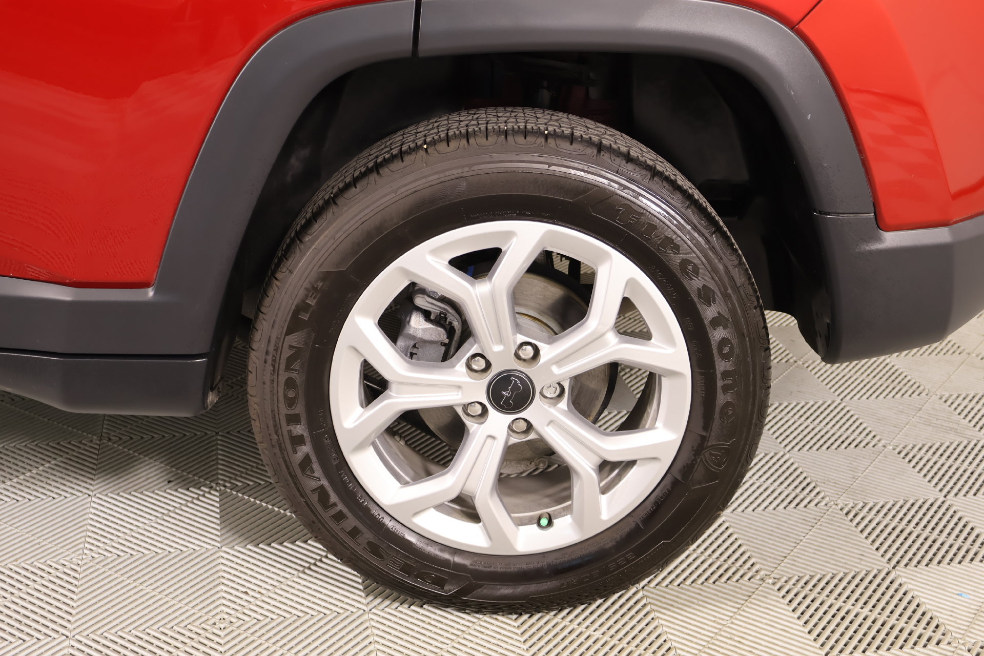 Used 2025 Jeep Compass Latitude AWD/4WD image 17