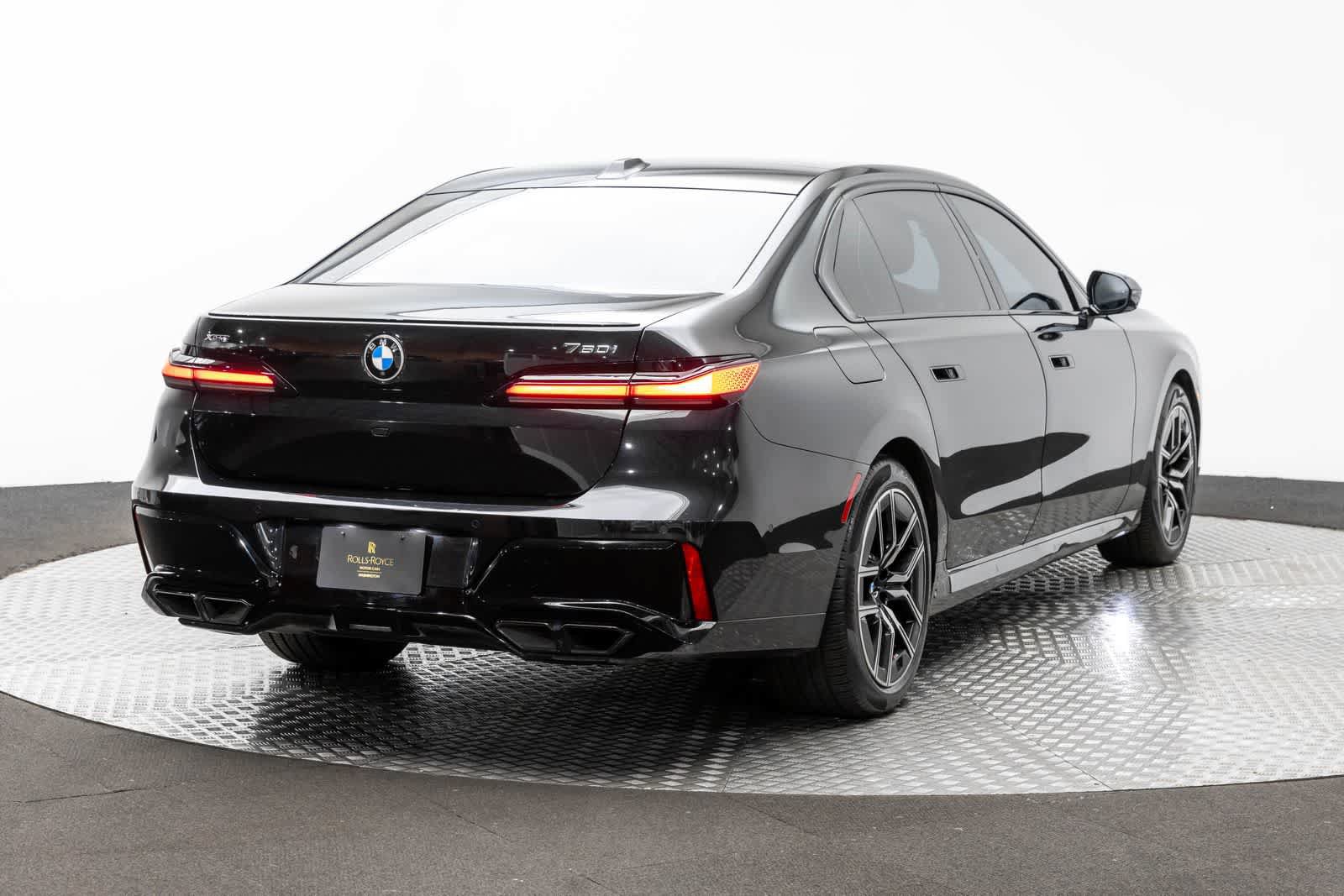 Used 2024 BMW 760i xDrive w/ Executive Package AWD/4WD image 22
