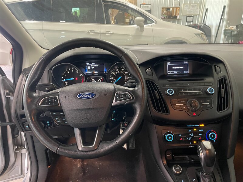 Used 2016 Ford Focus SE w/ SE Cold Weather Package FWD image 8