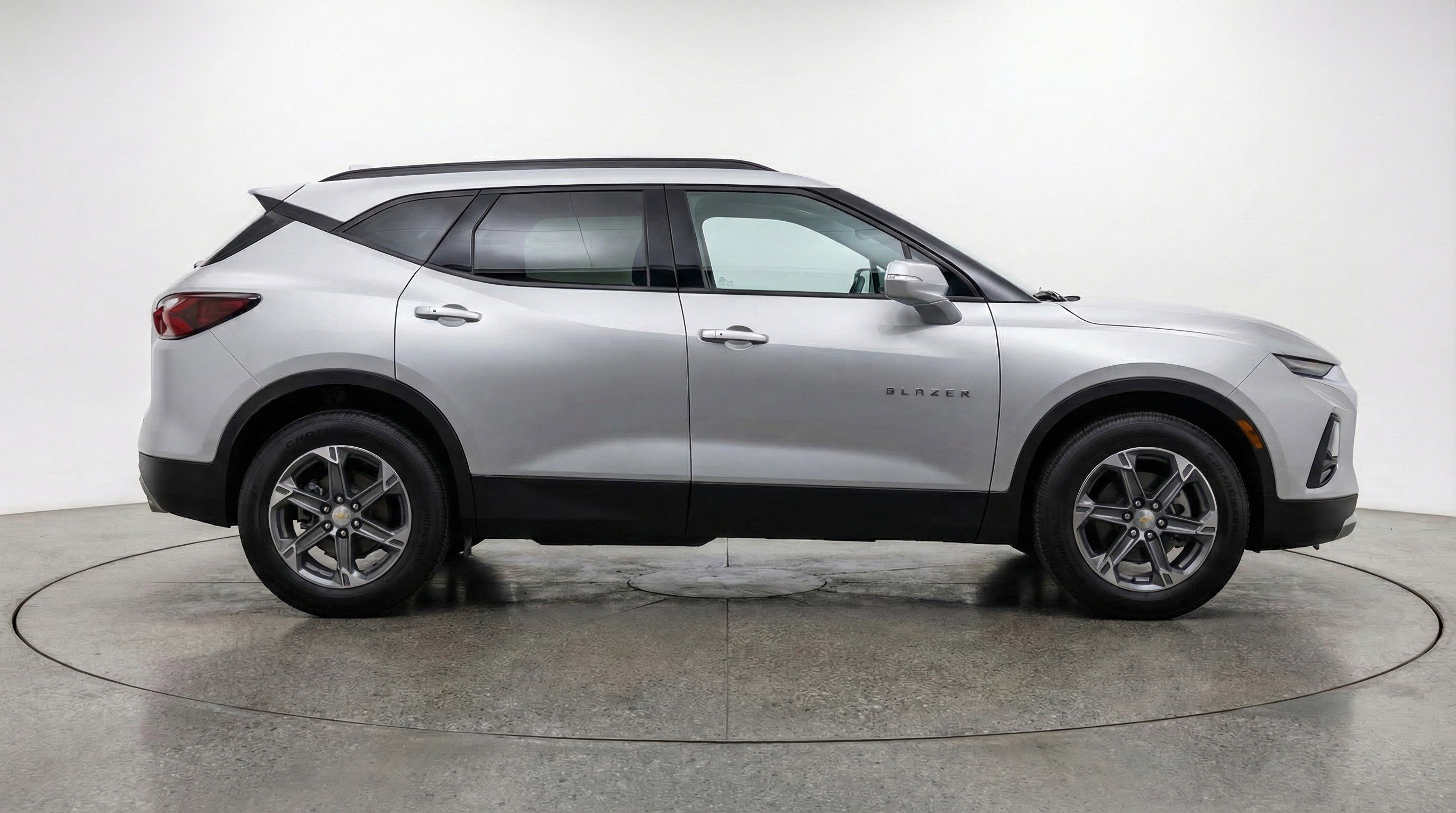 Used 2025 Chevrolet Blazer LT FWD image 11
