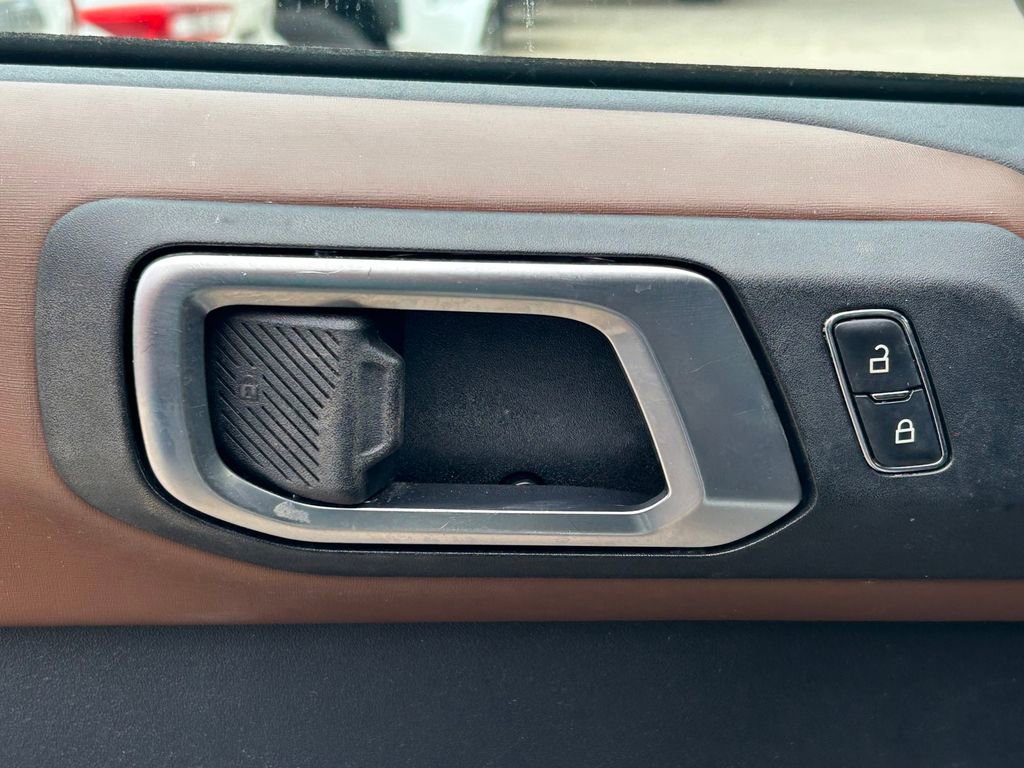 Used 2023 Ford Bronco Outer Banks image 25