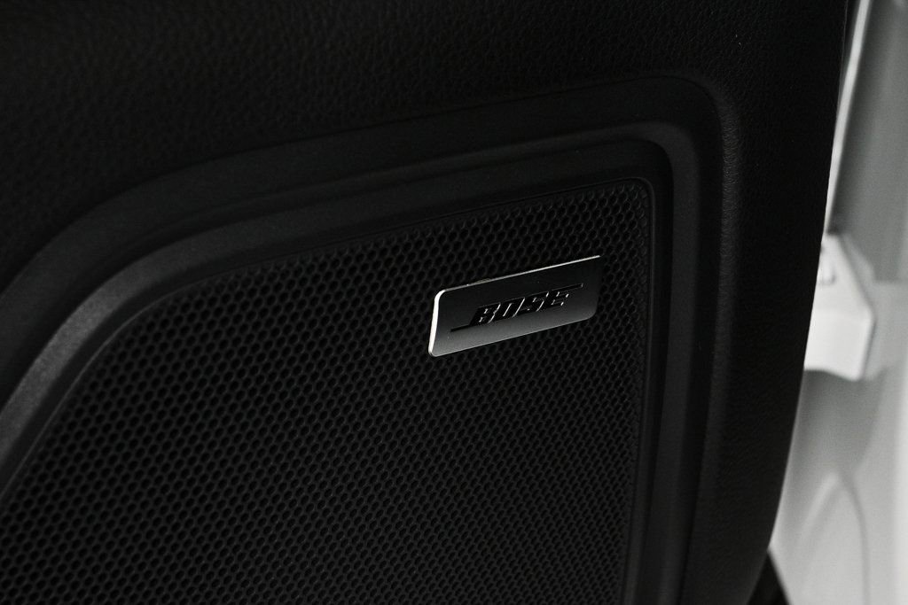 Certified 2026 Porsche Macan AWD/4WD image 7
