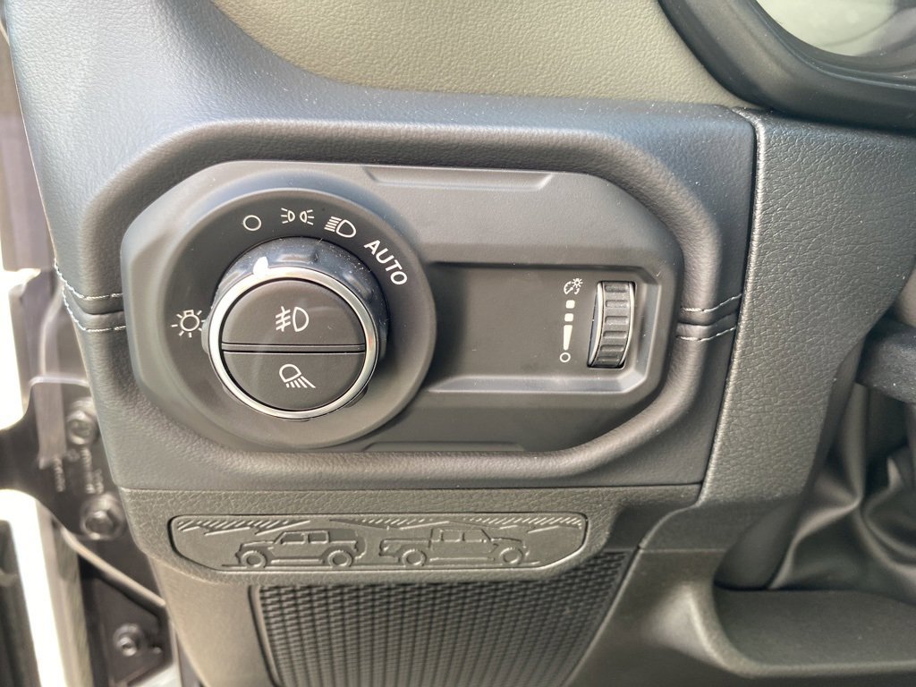 New 2025 Jeep Gladiator Mojave w/ Convenience Group image 21