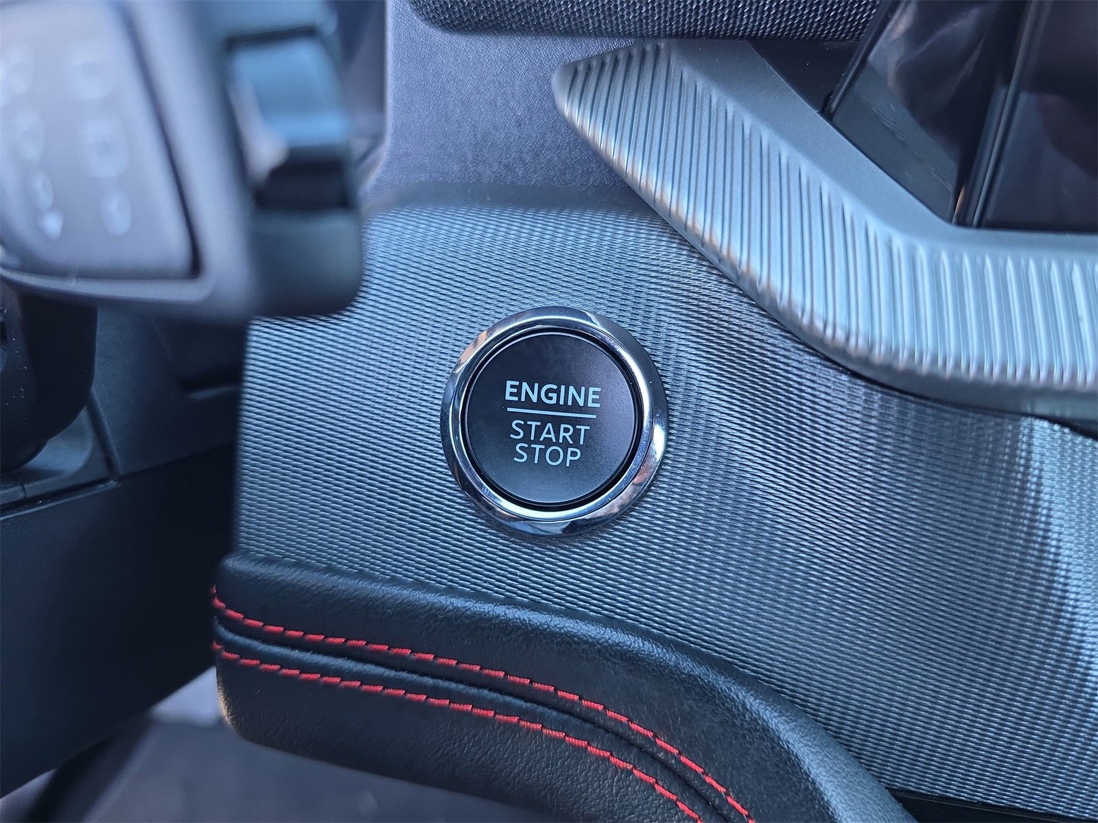 Certified 2025 Ford Explorer ST-Line w/ ST-Line Street Pack image 25