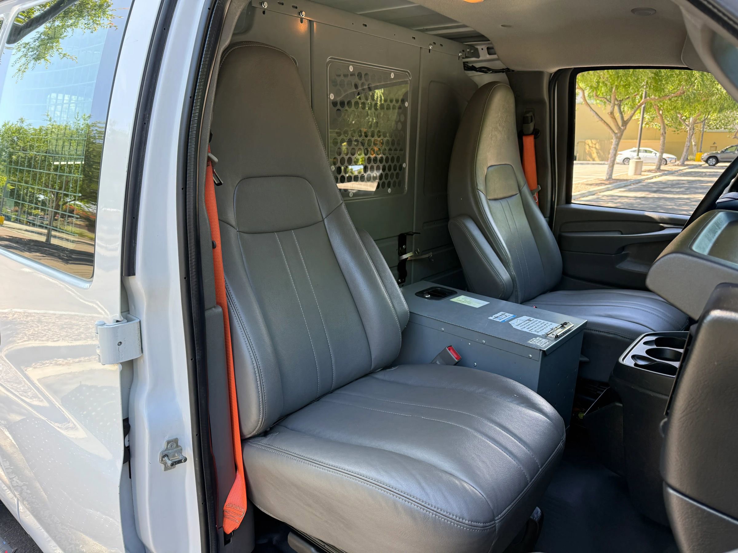 Used 2015 Chevrolet Express 2500 image 13