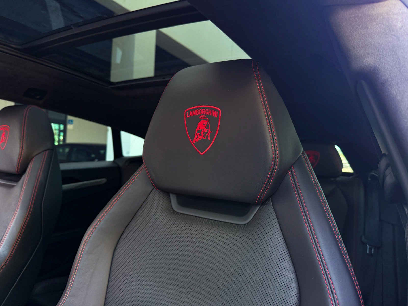 Used 2019 Lamborghini Urus AWD/4WD image 20