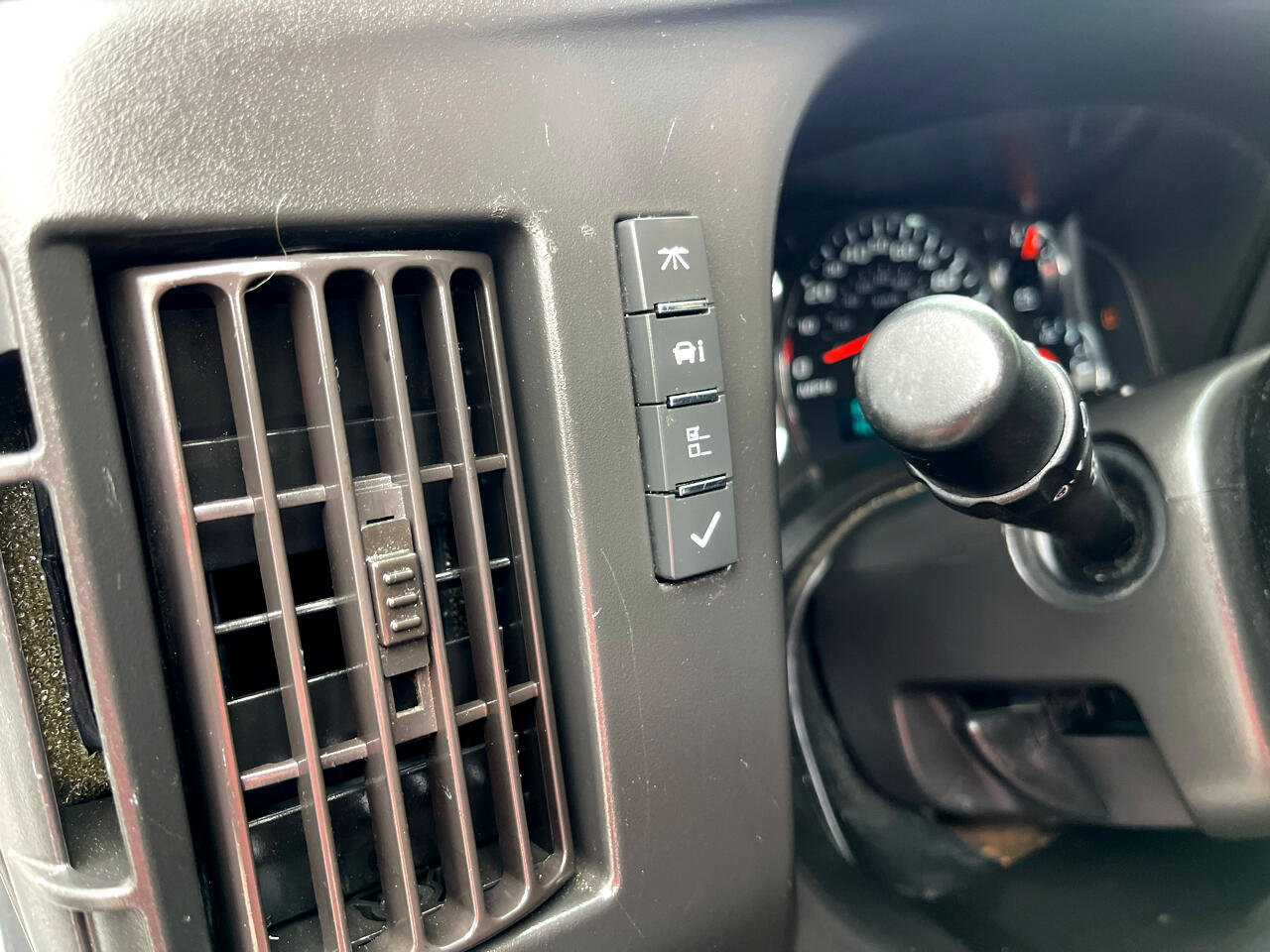 Used 2020 Chevrolet Express 2500 w/ Driver Convenience Package image 25