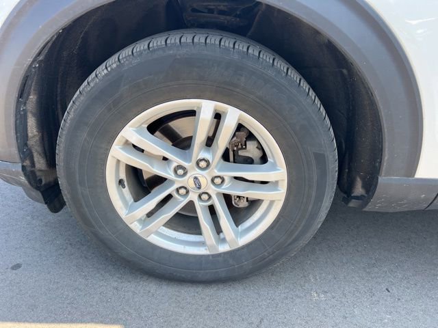 Used 2023 Ford Explorer XLT w/ Equipment Group 202A image 9