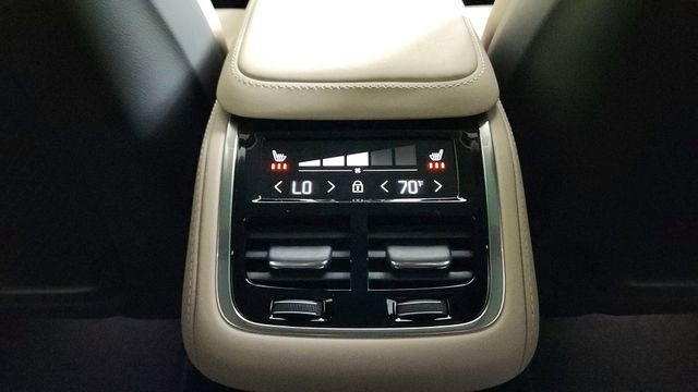 New 2026 Volvo XC90 T8 Plus w/ Protection Package Premier AWD/4WD image 32
