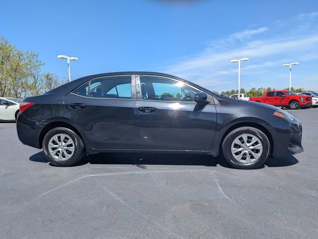 Used 2017 Toyota Corolla L FWD image 3