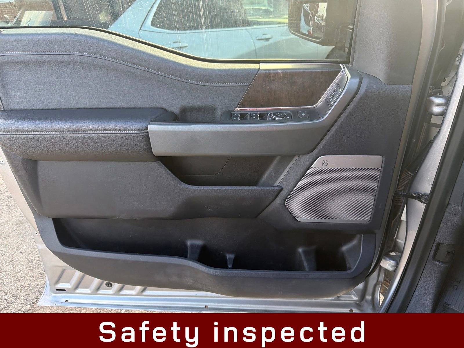 Used 2023 Ford F350 Lariat w/ FX4 Off-Road Package image 11