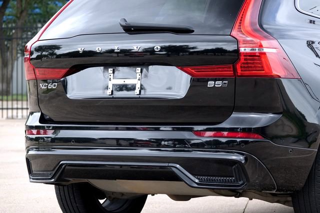 Used 2023 Volvo XC60 B5 Plus image 23