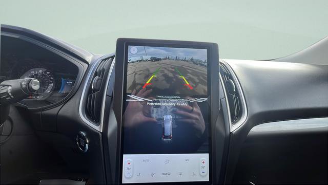 Used 2023 Ford Edge SEL image 14