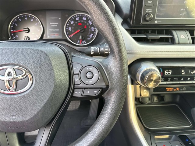 Used 2020 Toyota RAV4 XLE image 23