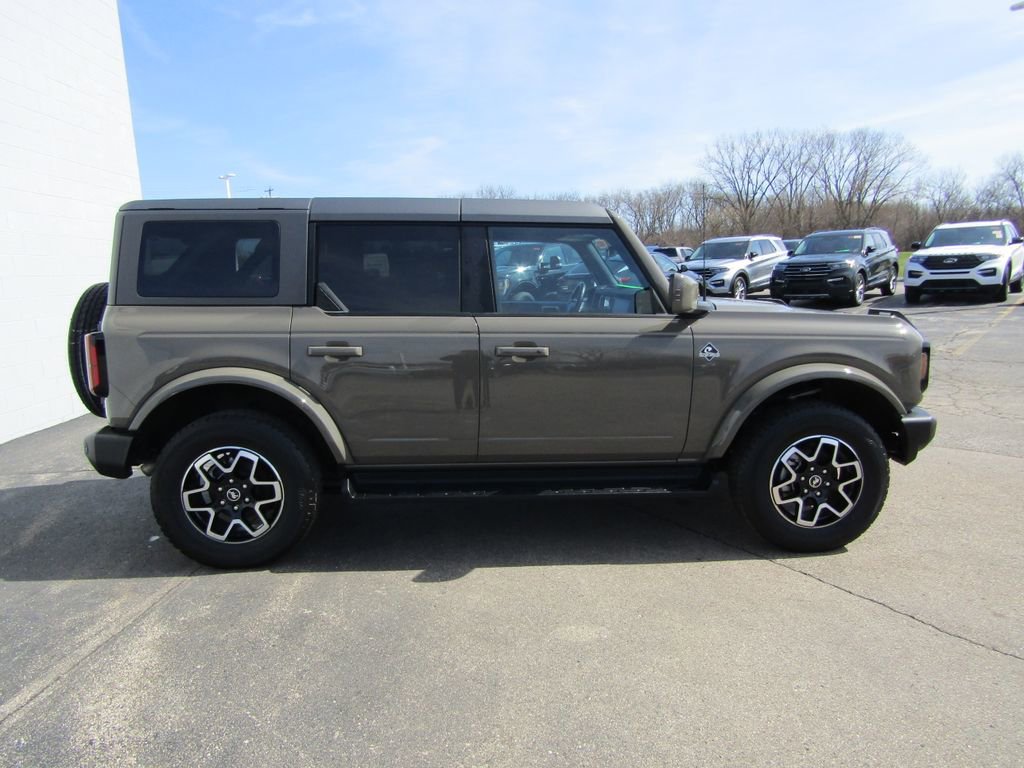 Used 2025 Ford Bronco Outer Banks AWD/4WD image 10